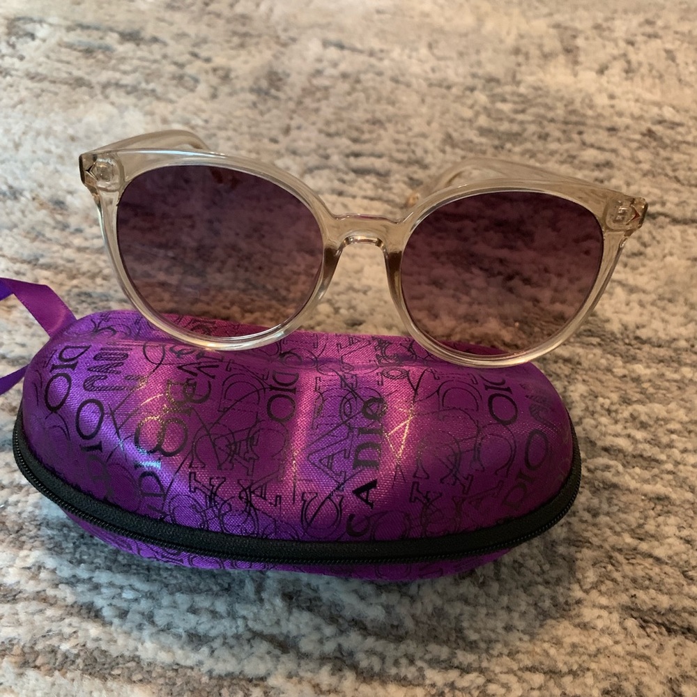 Sunglasses w/ case